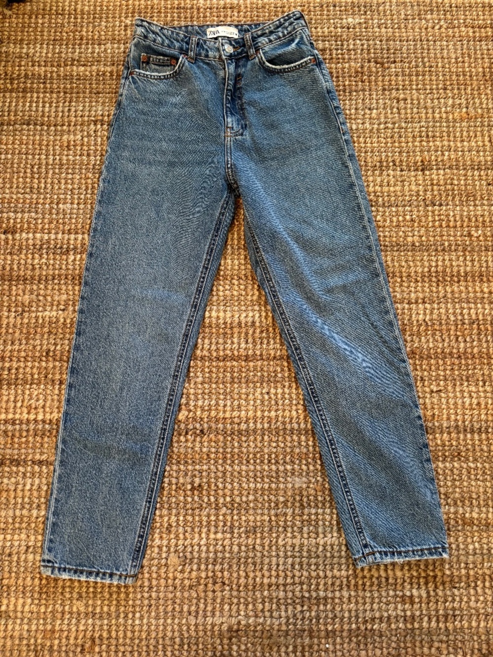 ZARA The 90's Mom Fit Jeans